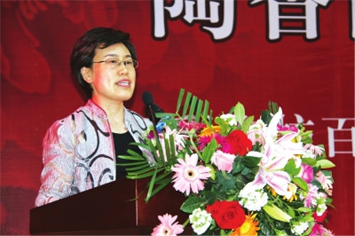 洛陽(yáng)市委常委、組織部部長(zhǎng)，洛陽(yáng)市關(guān)心下一代工作委員會(huì)主任陳向平致辭