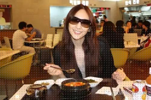 明星旅行糗事一籮筐 總有一個(gè)萌到你！