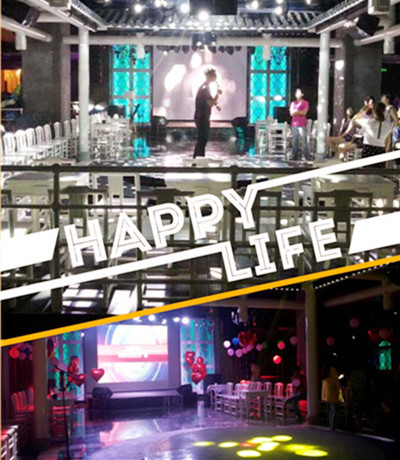 現(xiàn)場(chǎng)布置，好華美，好浪漫哦！