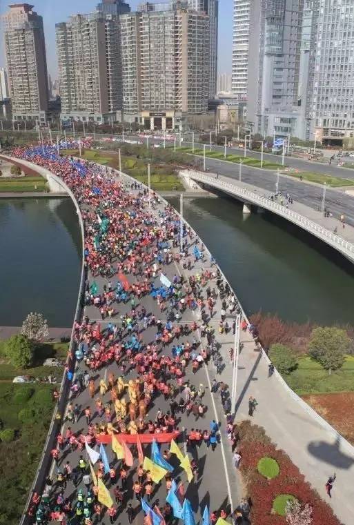 鳴槍開炮，奔跑吧，寶貝！