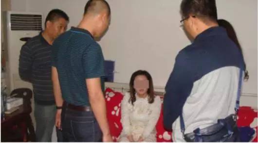 警方抓捕嫌疑人龐某衛(wèi)現(xiàn)場(chǎng)。警方供圖