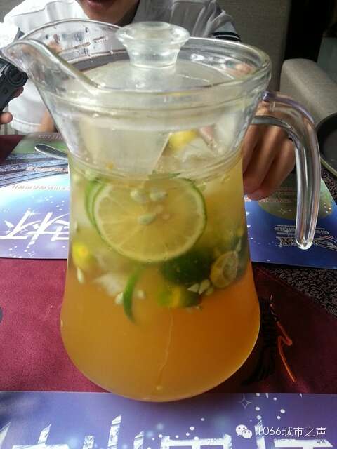 金桔青檸汁。唇齒留香！