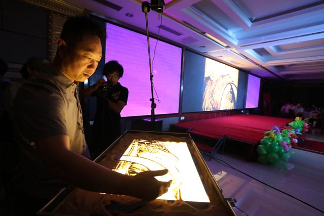 沙畫(huà)表演