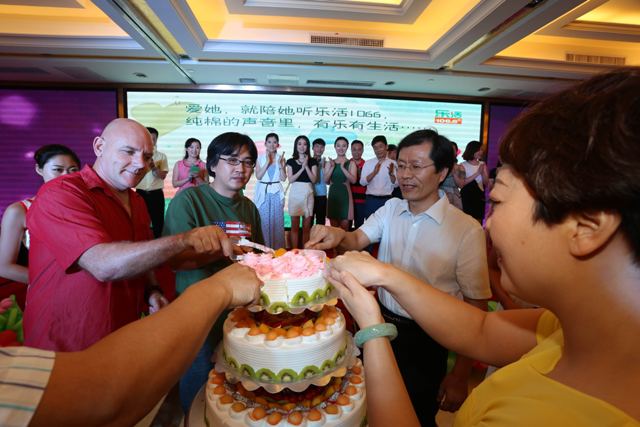 分享喜悅，共享美好時(shí)刻