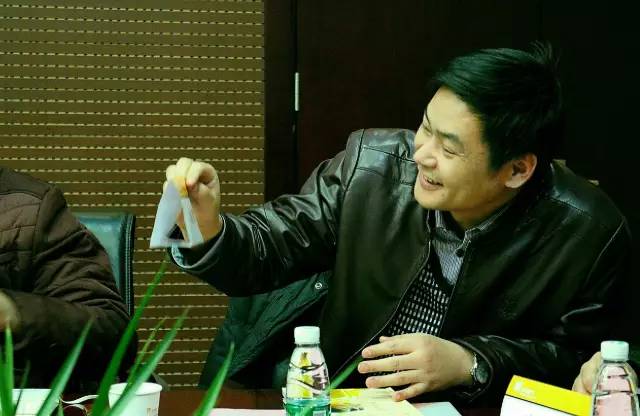 孫躍青 鄭州市公交公司車(chē)長(zhǎng)，首屆河南十大影響力公職人員獲獎(jiǎng)?wù)? oldsrc=