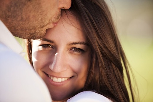 妻子漂亮，丈夫相貌平平