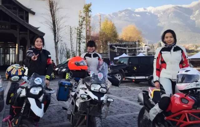 中間是菲菲？