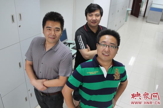 《網(wǎng)絡全搜索》主持人康巖、陳弓、趙凱