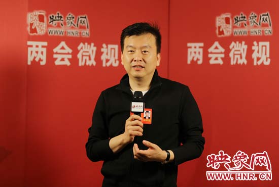 全國(guó)人大代表張澤群接受映象網(wǎng)“兩會(huì)微視”訪談。