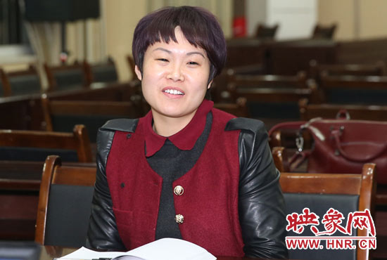 “焦裕祿式好干部”楊艷敏接受采訪。