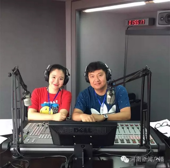 河南新聞廣播主持人趙凱、田羽全程現(xiàn)場(chǎng)直播