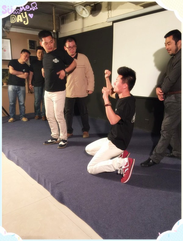 難度增加，連動(dòng)作都由觀眾設(shè)定~行軍打仗中，路飛是有多怕死？