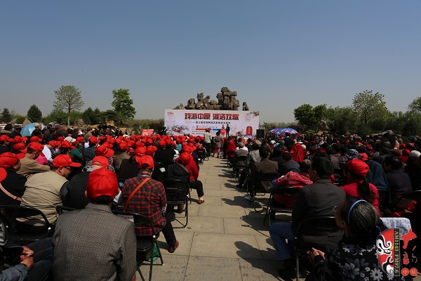 現(xiàn)場(chǎng)坐滿了來自鄭州、洛陽以及洛陽周邊縣市的戲迷朋友