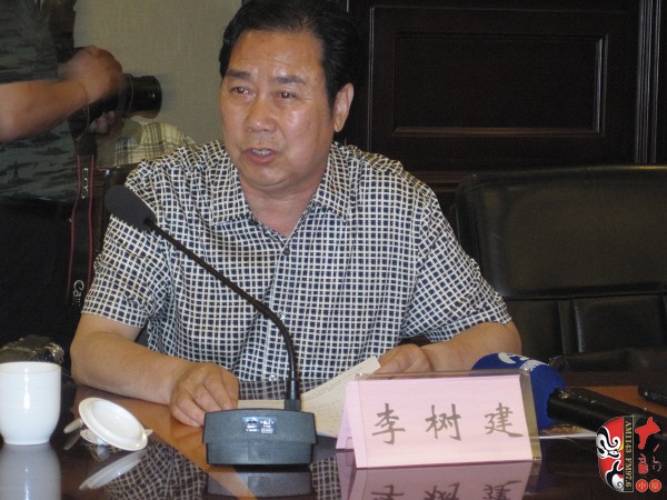 中國劇協(xié)副主席、河南省劇協(xié)主席、河南豫劇院院長(zhǎng)李樹建