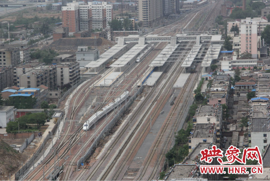 本次運行試驗由2列CRH2A型動車組擔當，計劃試驗速度為每小時200公里。