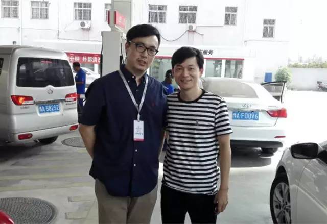 主播陳堂主，這睥睨眾生的眼神