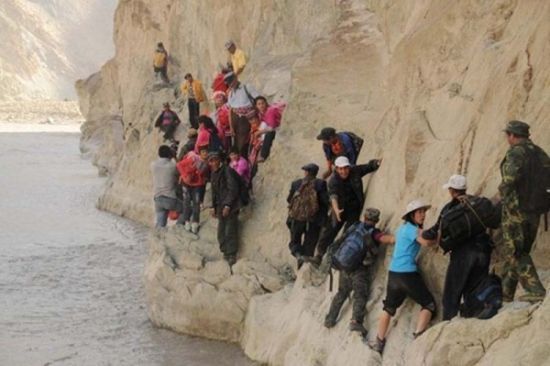 危險上學(xué)路