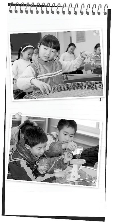 　圖1：鐵路五小古箏社團(tuán)的孩子們正在演奏《高山流水》，圖2：科學(xué)課上，孩子們正在探索水的秘密。