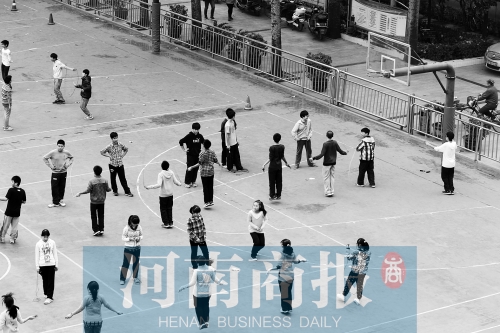 有學(xué)校擔(dān)心，個人進校園鍛煉，安全隱患大