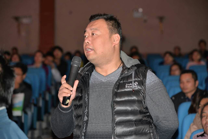 講座結束家長朋友踴躍提問，請專家答疑解惑