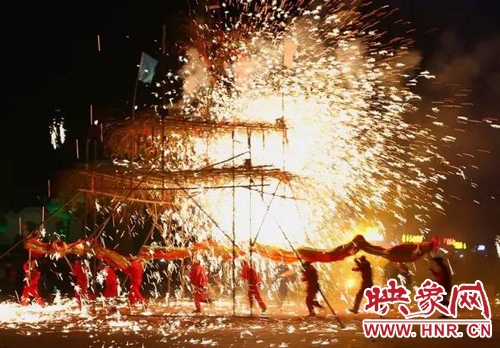 確山鐵花將登上萬眾矚目的春晚舞臺！