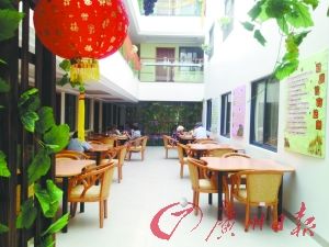 某酒店式養(yǎng)老院的開放餐廳。羅樺琳/圖