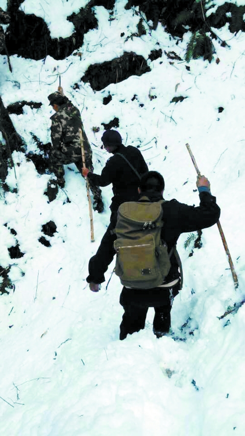大雪封路，搜尋變得艱難　家屬/供圖