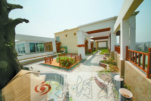 “空中花園”的假樹、水車、小橋都已經(jīng)被拆除