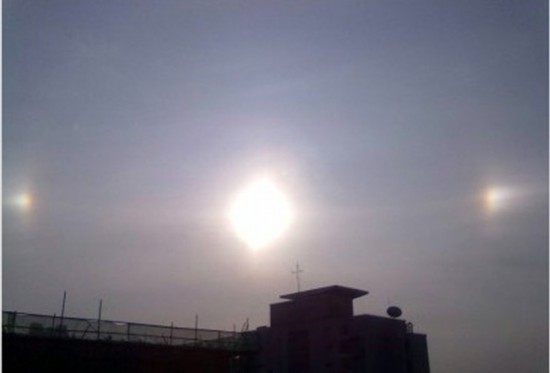 上?，F(xiàn)“3個太陽”