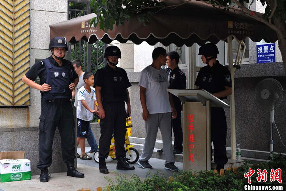 7月31日，成都成華區(qū)二十四城小區(qū)發(fā)生警匪槍戰(zhàn)。