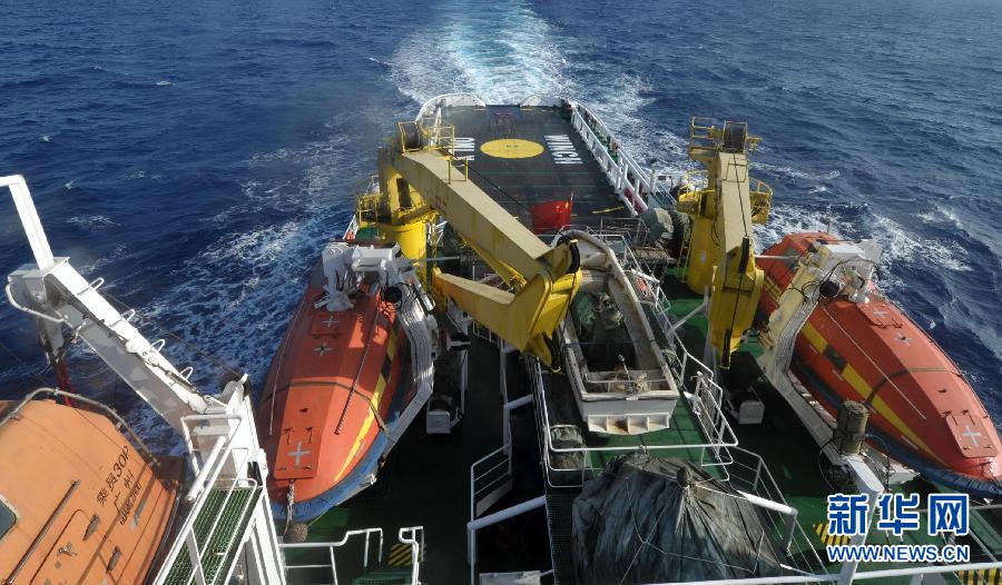 直擊馬航370航班搜尋:中國(guó)艦船赴新加坡集結(jié) 直擊馬航370航班搜尋:中國(guó)艦船赴新加坡集結(jié)