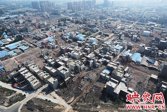 震驚！航拍鄭州城中村拆遷 宛如“地震災(zāi)區(qū)”