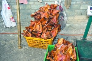 警方現(xiàn)場查獲的Y臘肉。