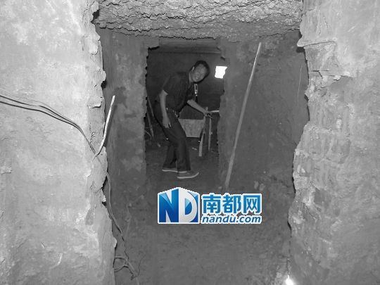 昨日，工人在地宮內(nèi)。CFP圖片