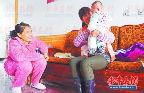 一位嫁給村民的外籍女孩認為她們的主要作用其實是生孩子。