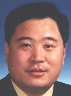 【盤(pán)點(diǎn)】“紅色通緝令”嫌犯在國(guó)外如何揮霍？