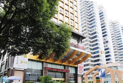 衡陽官員趙安民與之保持聯(lián)系，并邀約女子在這家酒店房間見面。