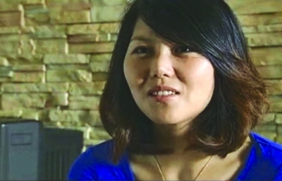 靳冰發(fā)現(xiàn)自己和杜家女兒長得很像。