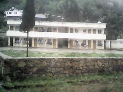 昨日，貴州畢節(jié)某小學，只有二、四、六三個年級，四年級學生30多名。讀者供圖