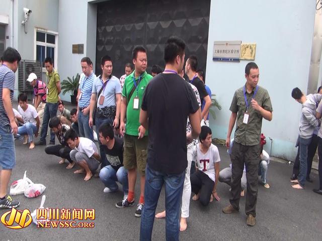 公安局管抓捕詐騙公司現(xiàn)場（警方視頻截圖）。