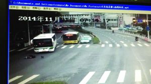 老人倒在路上，最終不治