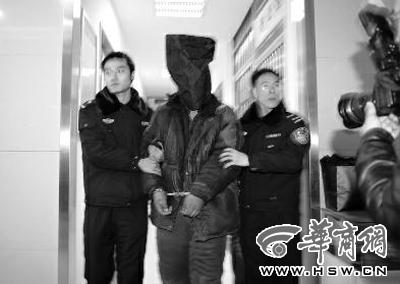 17歲流浪小伙因愛(ài)看消防滅火 街頭縱火燒車(chē)(圖)