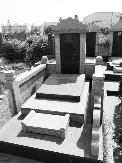 ?？诓糠帜箞@賣活人墓 價格數(shù)千至十幾萬元不等