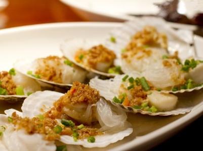 三亞再現(xiàn)“青島大蝦”事件：扇貝15元 1份變1個(gè)