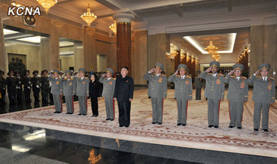 金正恩來到錦繡山太陽宮。圖片來源：朝中社