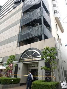 5月27日，埼玉縣蕨市一公寓樓發(fā)生疑似強(qiáng)迫殉情案，一名日本人男性和一名中國(guó)籍女性死亡。