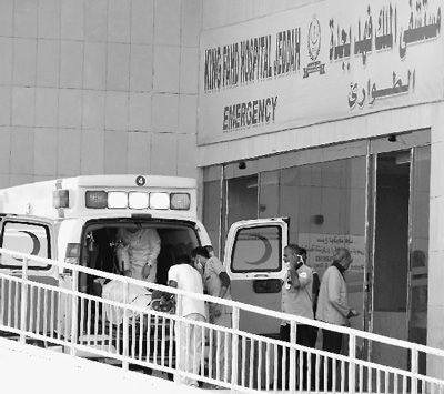 圖為一輛救護(hù)車抵達(dá)沙特吉達(dá)法赫德國(guó)王醫(yī)院。