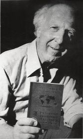 世界公民政府組織創(chuàng)始人去世 自稱(chēng)“無(wú)國(guó)籍”