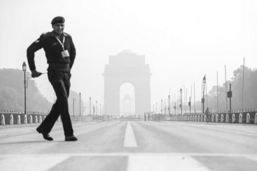 《紐約時報》網(wǎng)站27日配發(fā)的新德里1月某一天的霧霾照片。