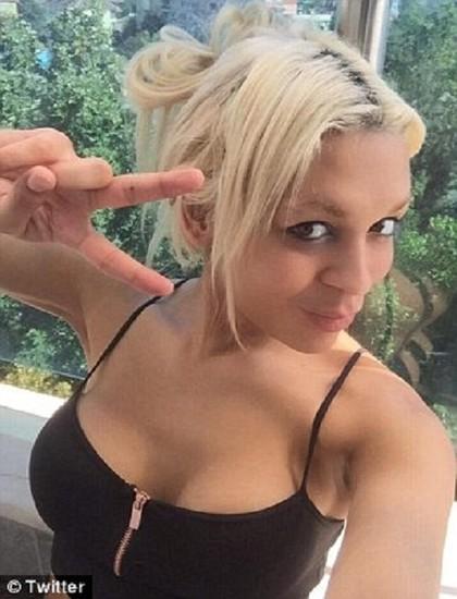 塔拉·赫德森自拍照。